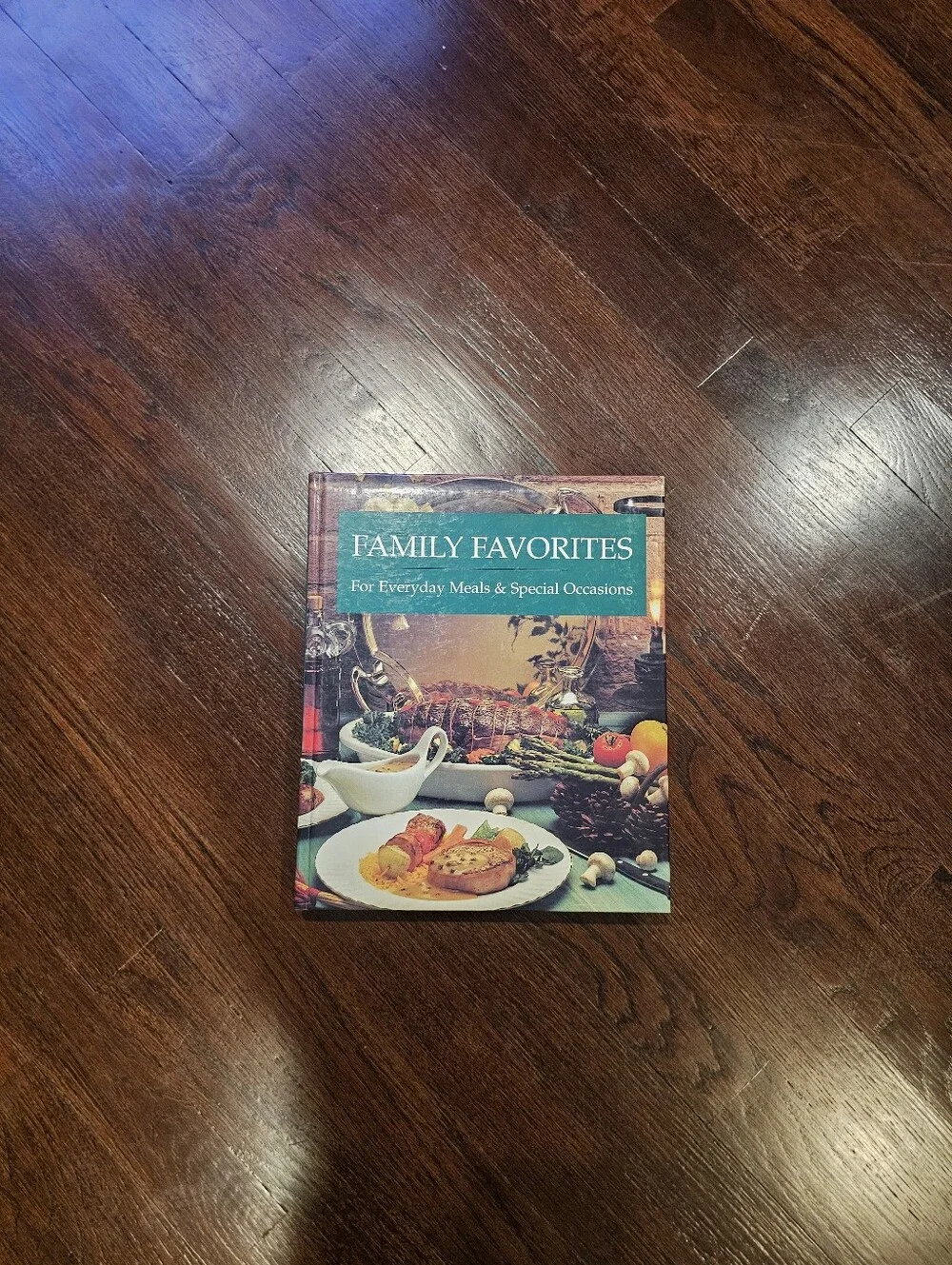 Family Favorites Cookbook - Green Cover